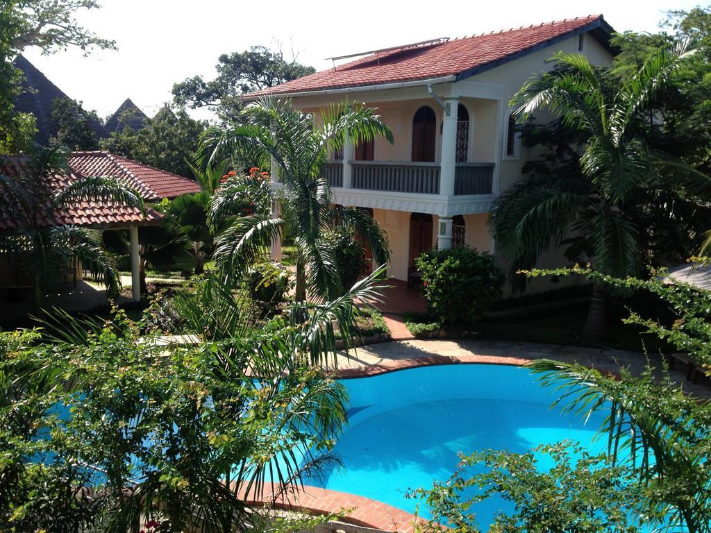 Villa Lamuhouse Diani Beach Bagian luar foto